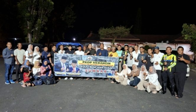 
 Turut Berdonasi, Bupati M. Syukur Lepas Keberangkatan Bantuan PKDP untuk Korban Bencana Sumbar